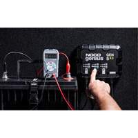 Chargeur de batterie embarqu&eacute; &agrave; 3 sorties de 15 amp&egrave;res Gen5X3 Genius Buying Direct Corp.