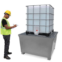 Ultra-IBC Spill Pallet en acier, Capacit&eacute; de d&eacute;versement 370 gal. US, 57,6" x 34,7" x 56,9" Buying Direct Corp.