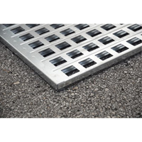 Ultra-Spill Pallet en acier, 4 barils, Capacit&eacute; de d&eacute;versement 68 gal. US, 49,1" x 47,1" x 10,9" Buying Direct Corp.